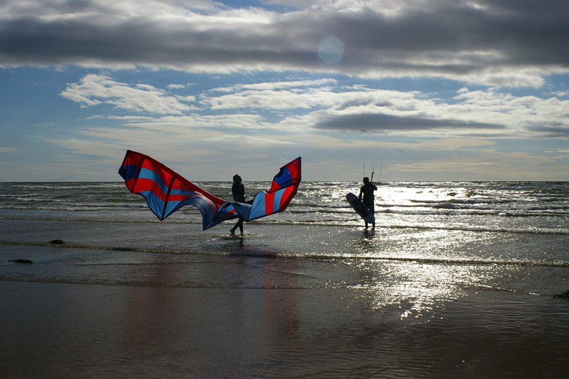 To save this picture as Windows Wallpaper - right click it - then select "Set as Background"